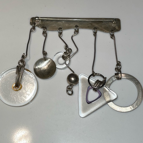 Beautiful silver and glass pin! - Picture 2 of 4
